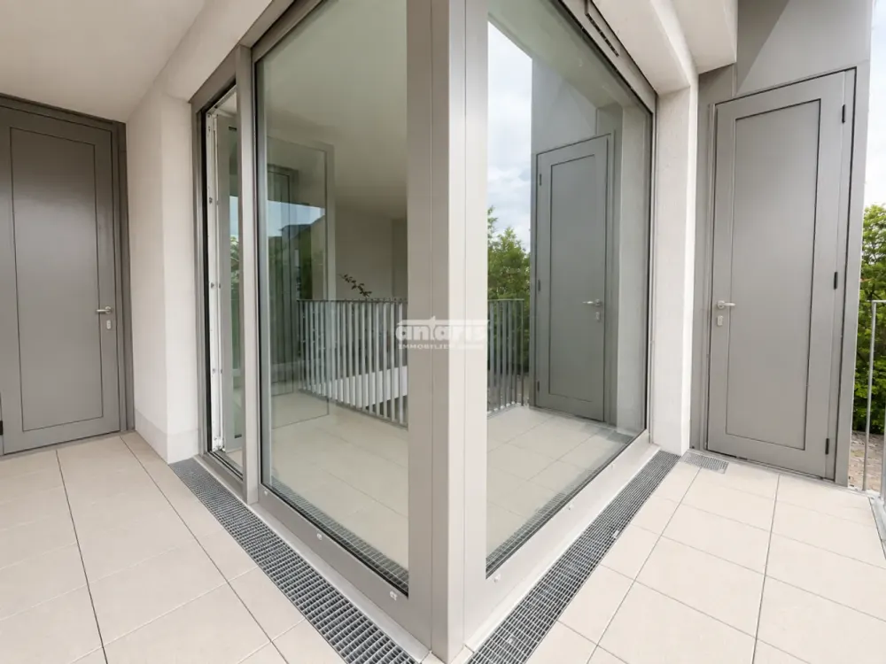 antaris Immobilien GmbH ** Modern & cozy: 2-room apartment with fitted kitchen **