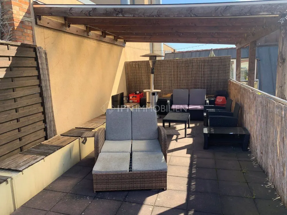 Fully Furnished! 3-Room Apartment with Large Terrace and Fitted Kitchen in the Eastern Old Town