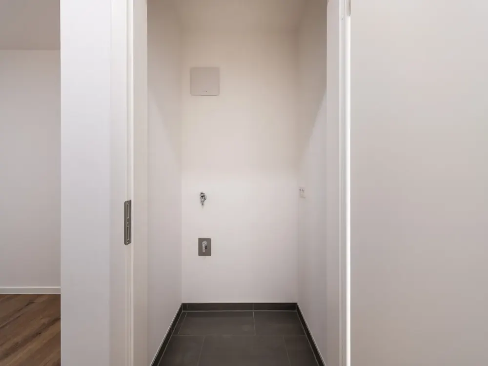 2-room apartment with fitted kitchen, sunny balcony and underground parking space - WE14