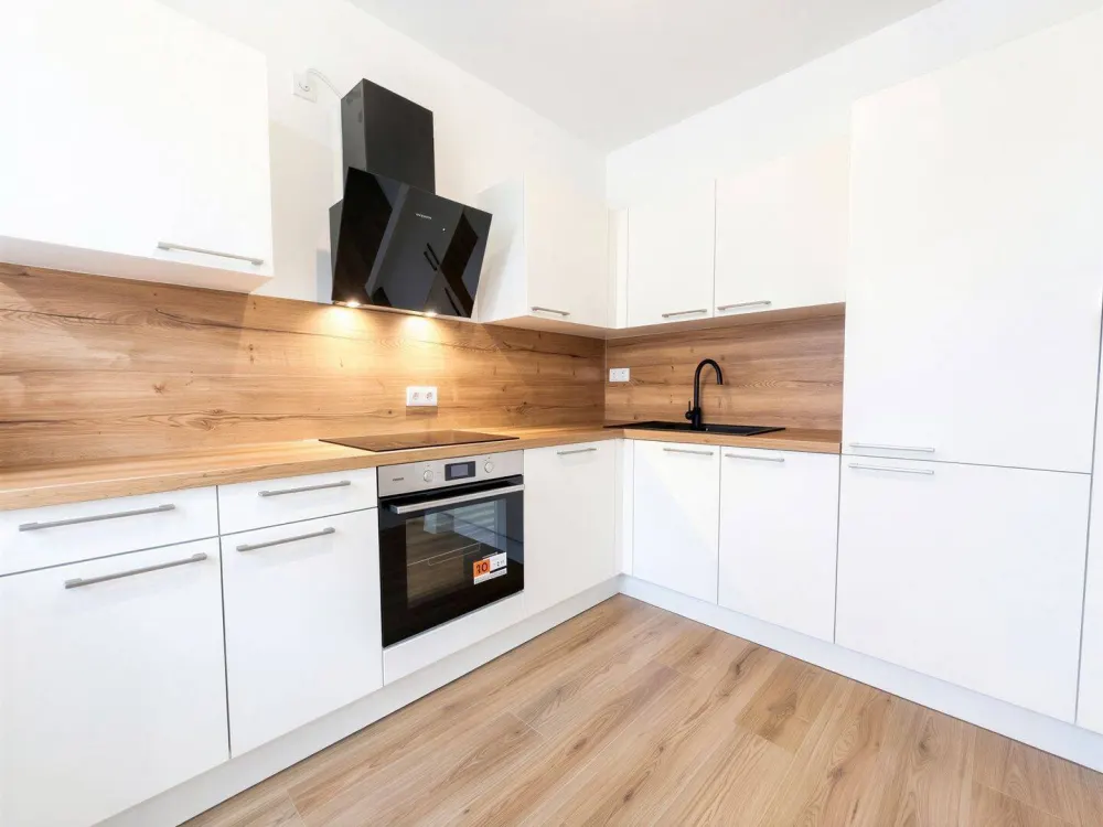 Dream view, modern living and plenty of space looking for a new tenant! Curious?