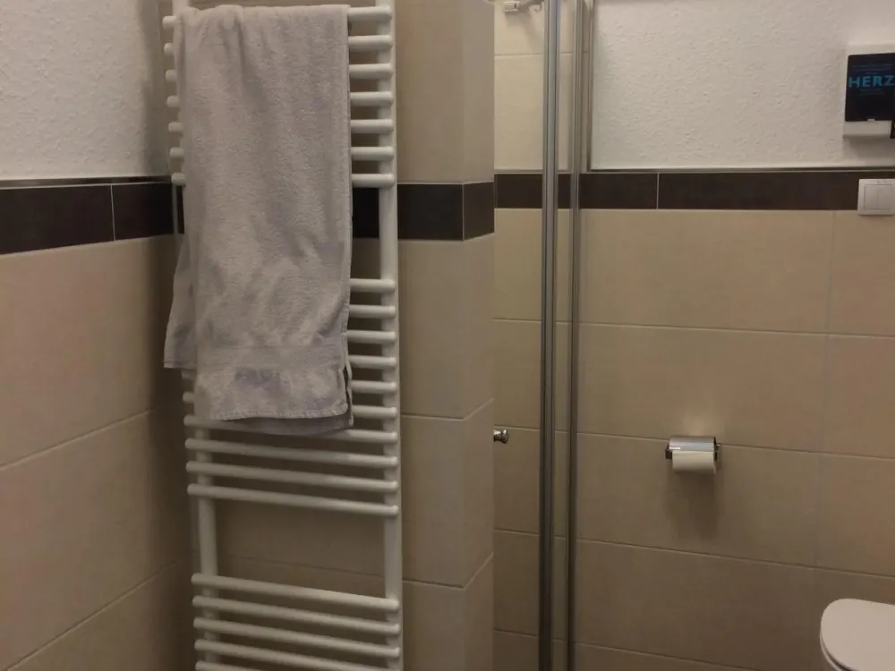 High-quality 2-room penthouse apartment in Achim