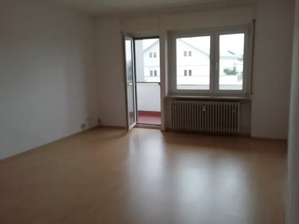 Living with Character: 2-Room Apartment in Karlsruhe-Grünwinkel
