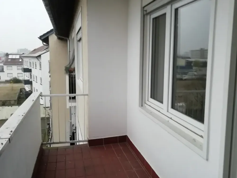 Living with Character: 2-Room Apartment in Karlsruhe-Grünwinkel