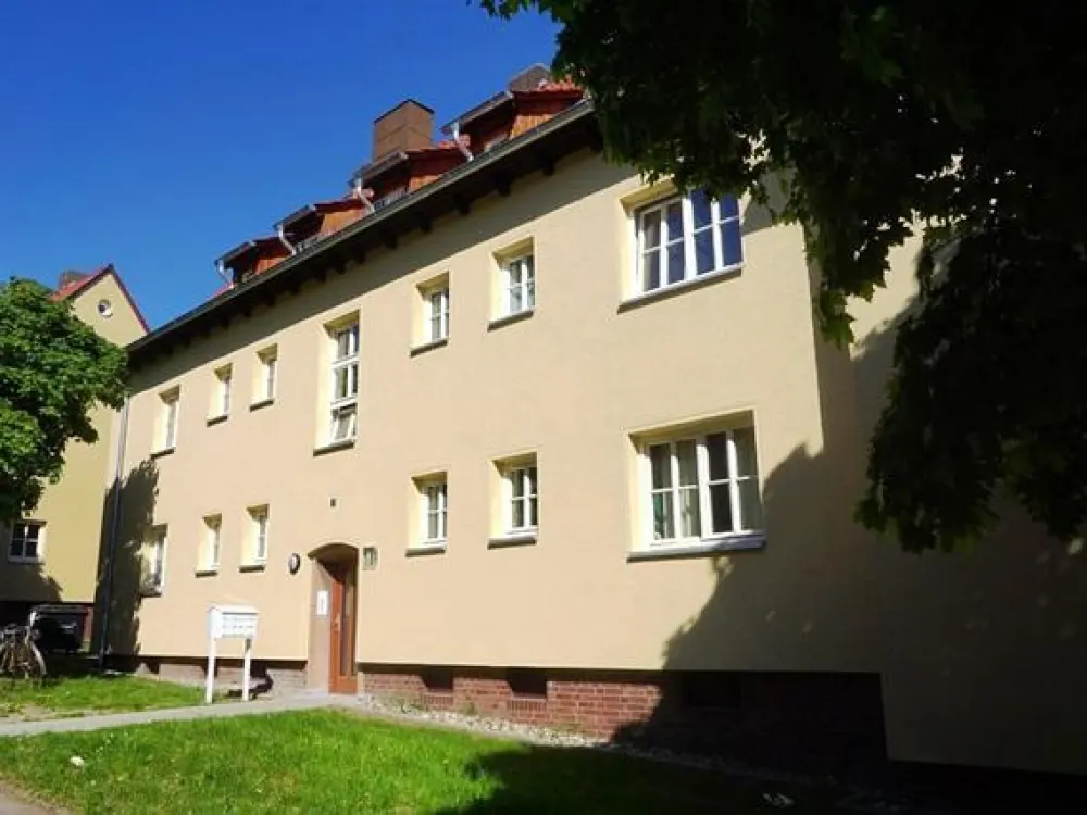 Individual 3-Room Apartment in a Good Residential Area