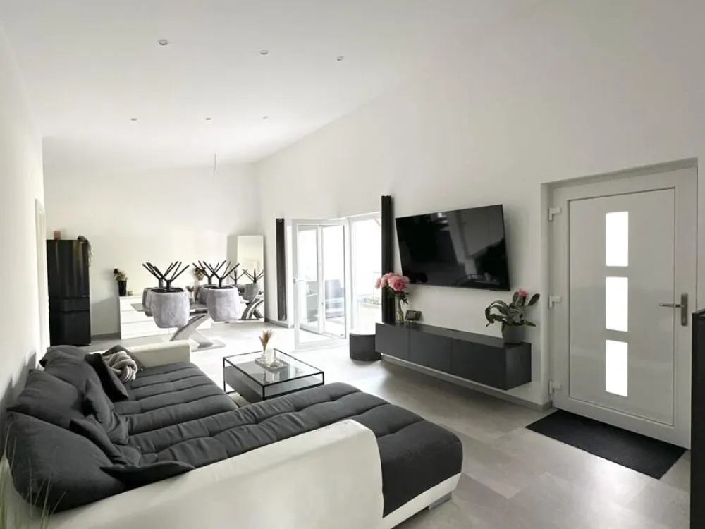 Modern, bright & high-quality, Penthouse with dream terrace