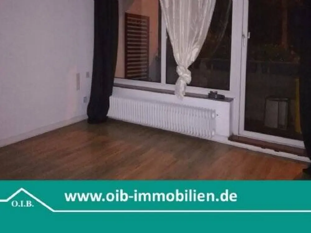 City Location, 3 Rooms, Fitted Kitchen, Shower Bath, Balcony