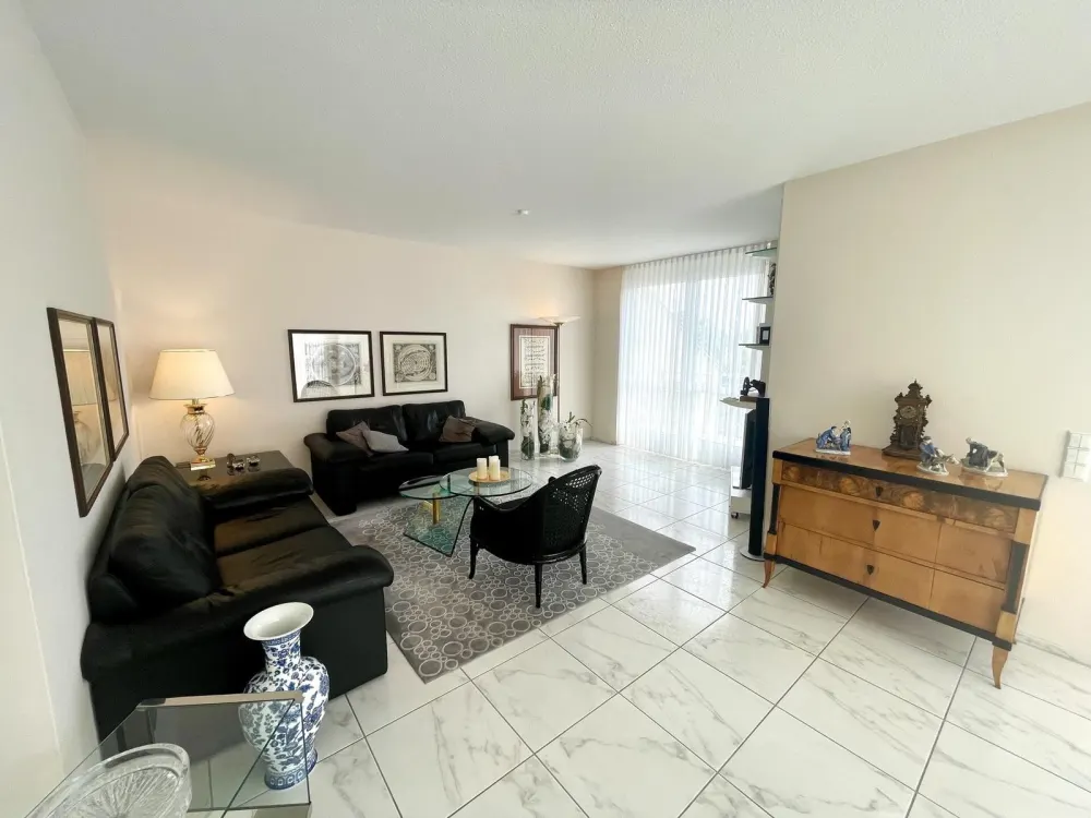 Modern 3-Room Rental Apartment with Balcony and Underground Duplex Parking Space in Nürnberg-Erlenstegen!