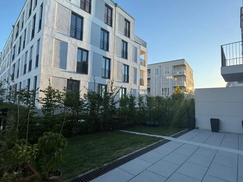 Ruhig wohnen in Langwied: Hochwertige 3-Zimmer-Wohnung mit Terrasse und Garten