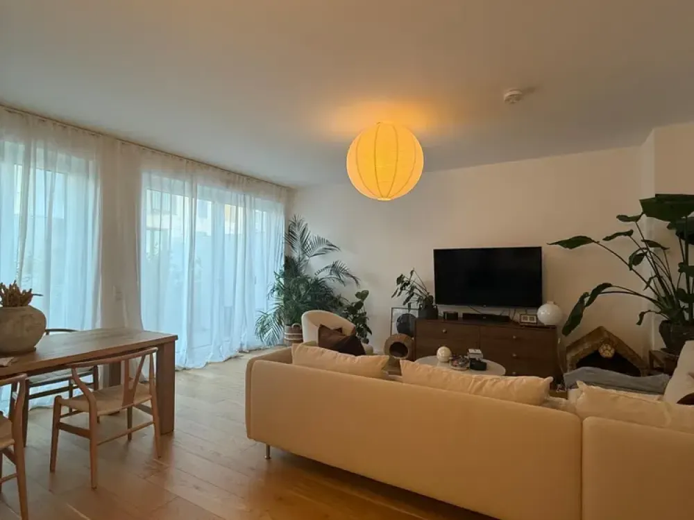 Quiet Living in Langwied: High-Quality 3-Room Apartment with Terrace and Garden