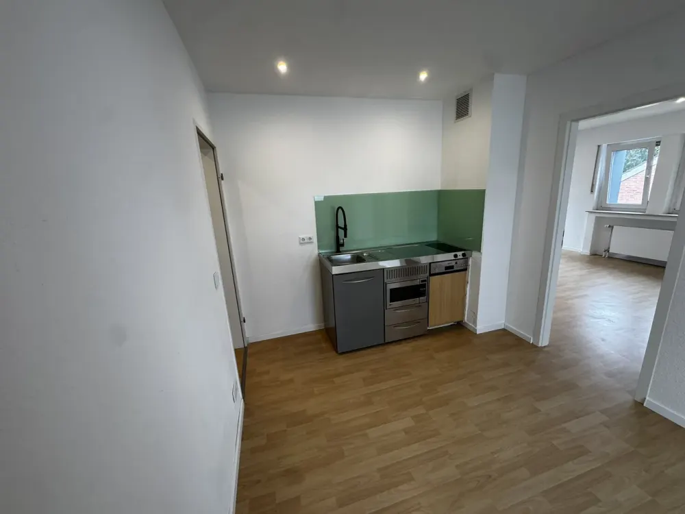 53m² Attic Apartment - 2.5 Rooms Kitchen Bathroom - Renovated Available Immediately