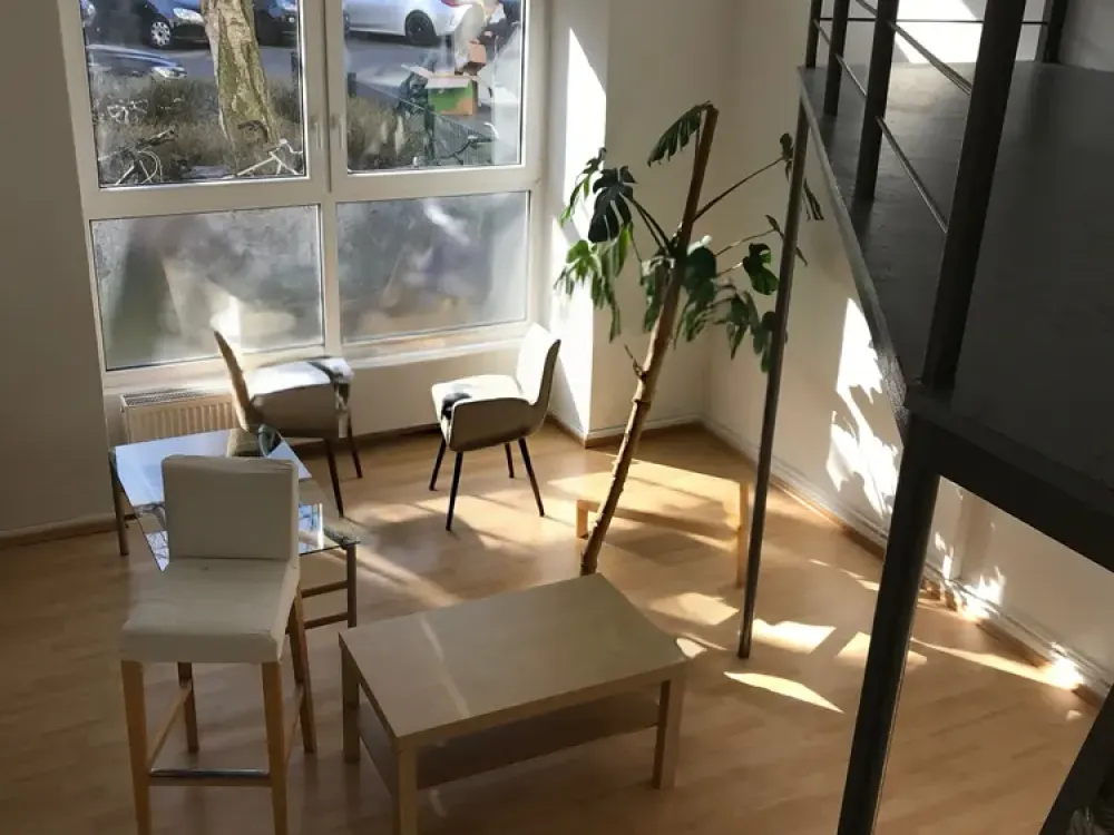UPDATED!! Beautiful 2.5-Room Apartment in Südstadt