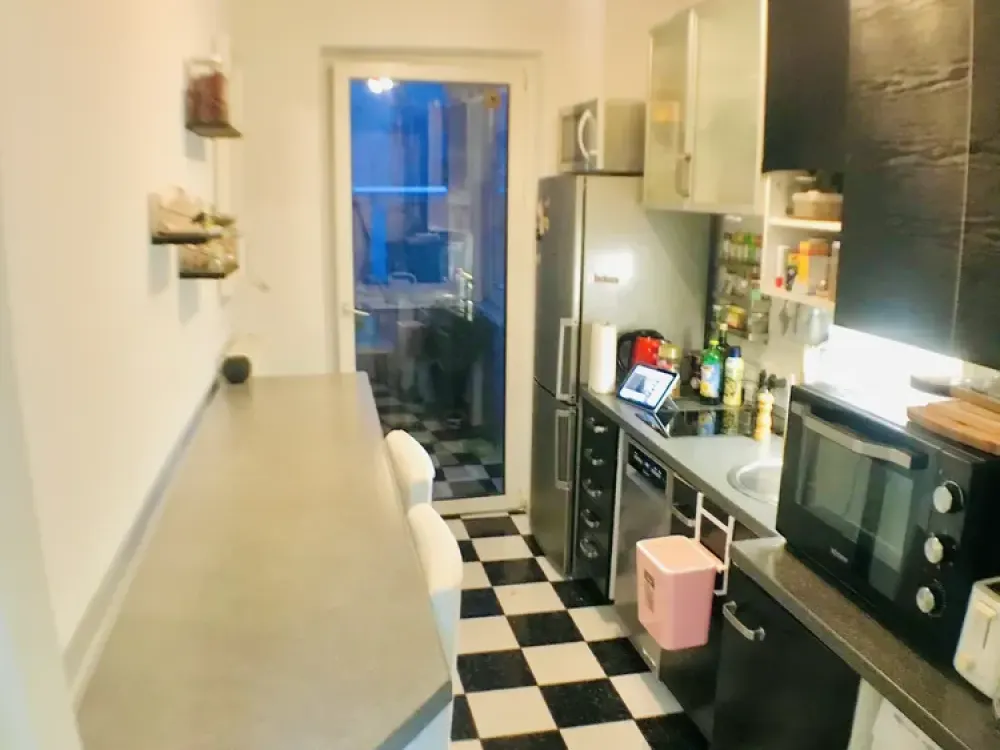 UPDATED!! Beautiful 2.5-Room Apartment in Südstadt