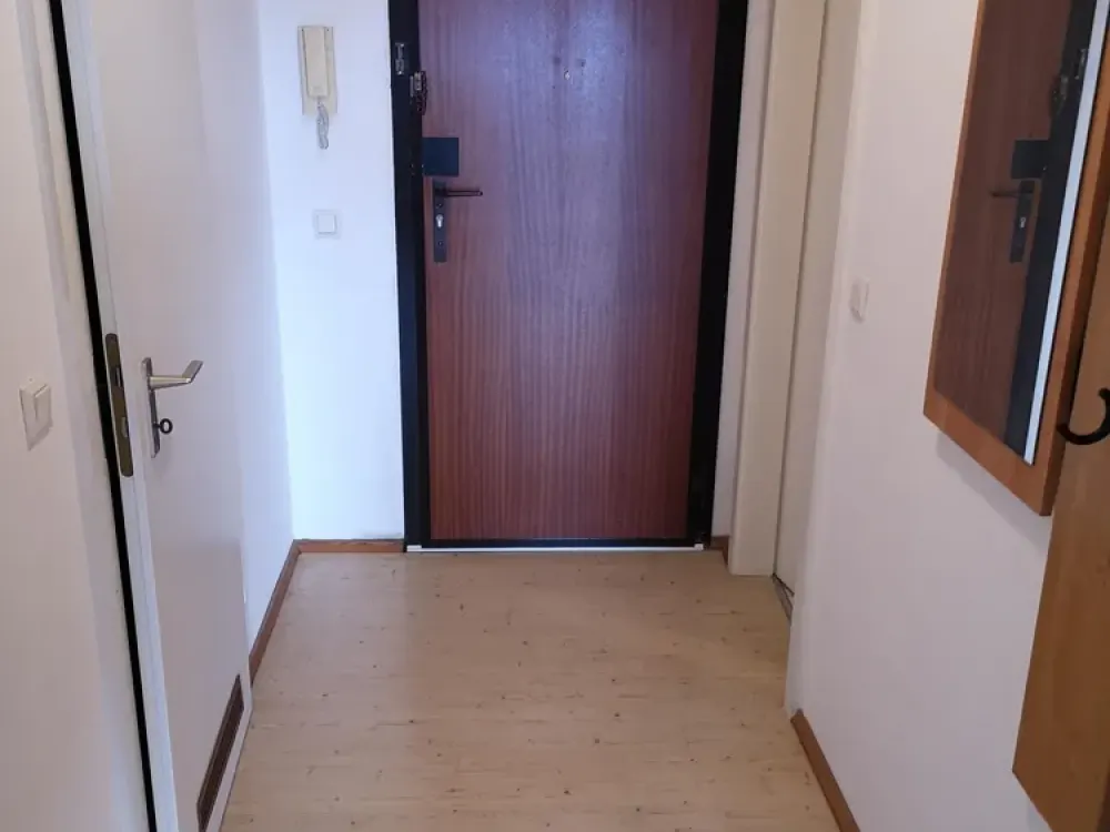 2-Room Apartment in Köln-Finkenberg with Balcony
