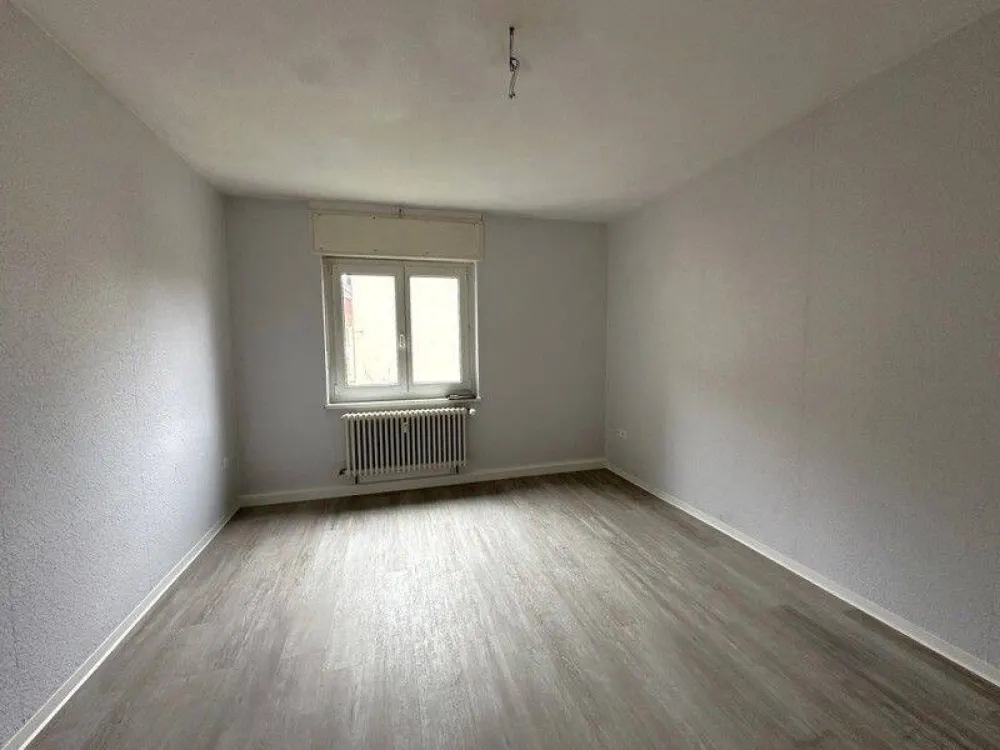 السكن في دورلاخ: 3 غرف مع شرفة