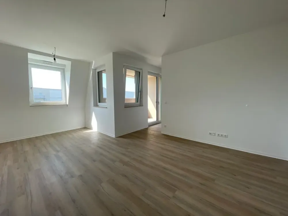 Newly Built Apartment with Loggia: Modern 4-Room with Daylight Bathroom in Zentrum-Ost | Optional with Fitted Kitchen