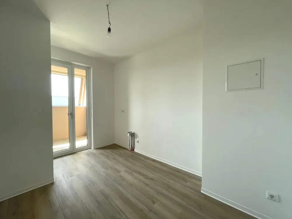 Newly Built Apartment with Loggia: Modern 4-Room with Daylight Bathroom in Zentrum-Ost | Optional with Fitted Kitchen