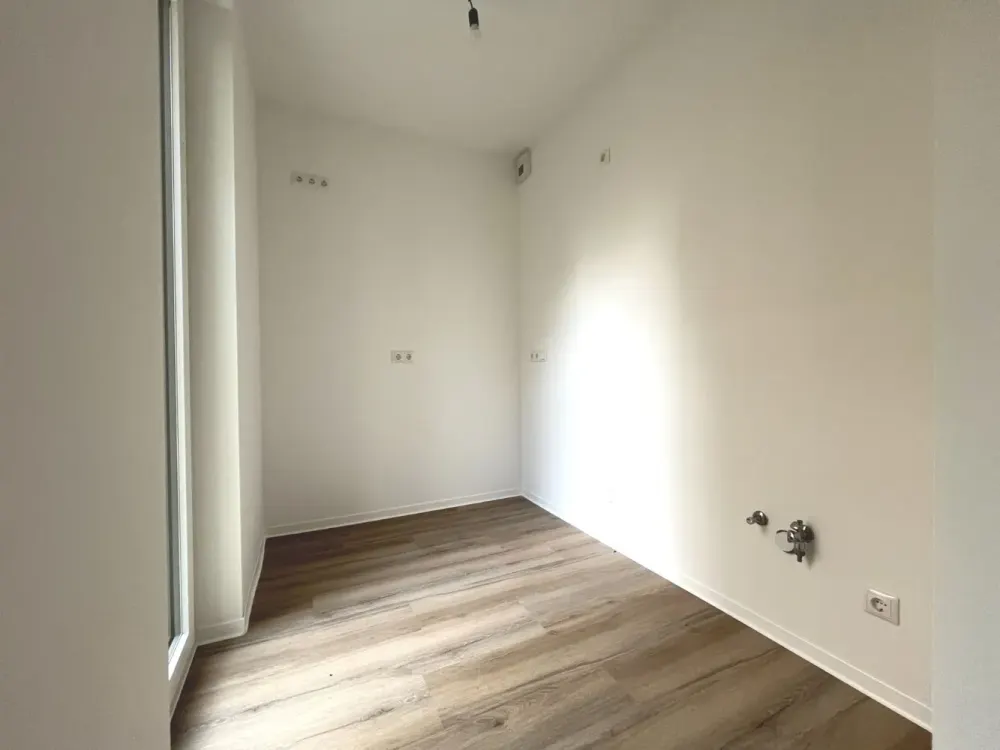 New Build! Spacious 2-Room Apartment with Terrace in Zentrum-Ost | Optional with Fitted Kitchen