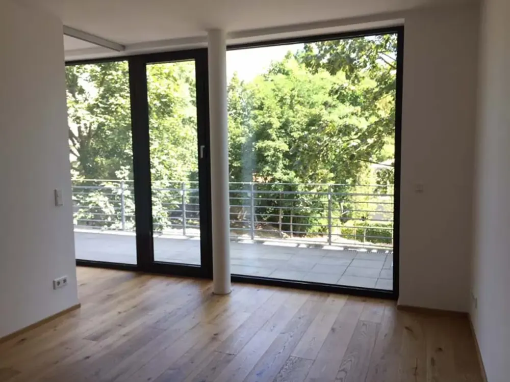 * moderne und großzügige Wohnung mit Terrasse am Elbhang - ID 3931*
