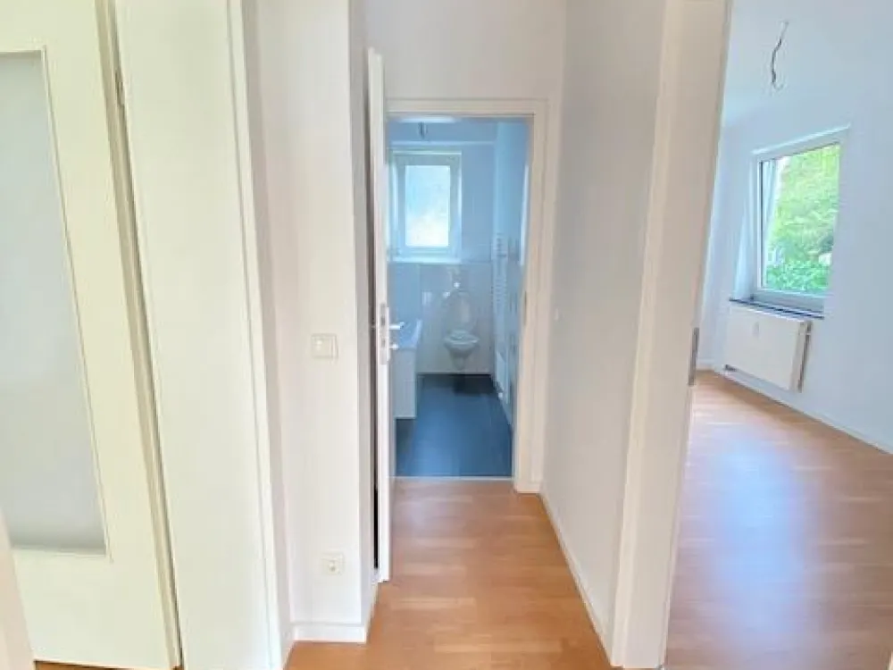 Freshly Renovated 3-Room Apartment with Balcony and Great View