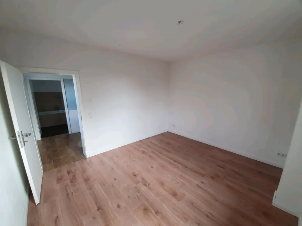 Modern 4-Room Maisonette Apartment, Heat Pump + Air Conditioning