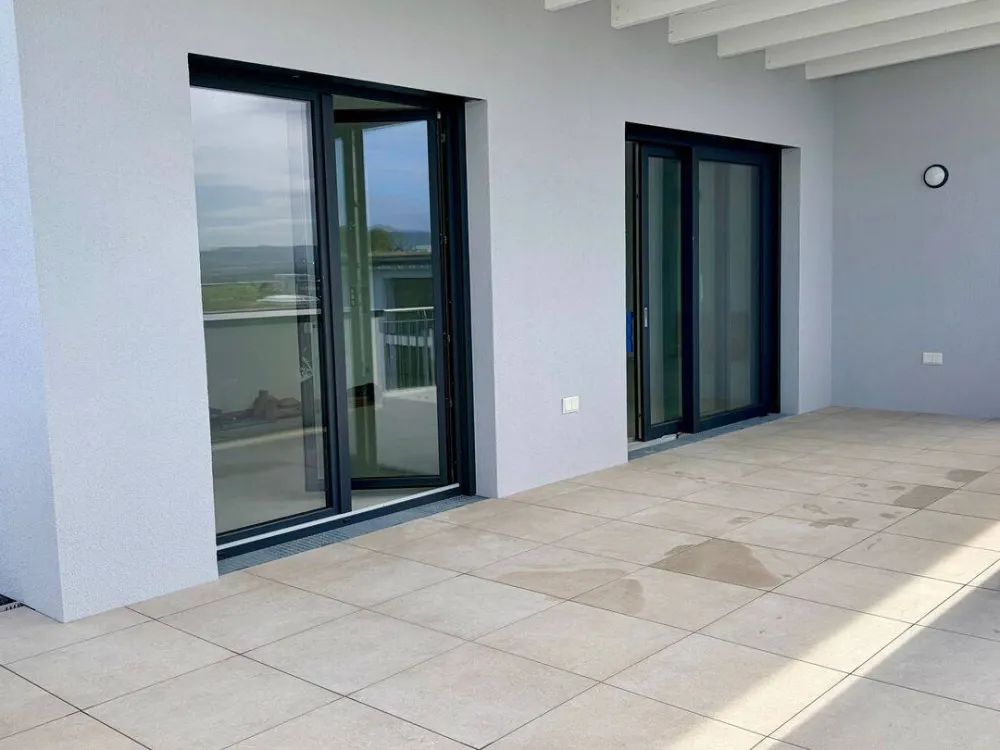 Air-conditioned Penthouse with City & Herkules View, incl. Underground Parking & Wallbox, Kassel