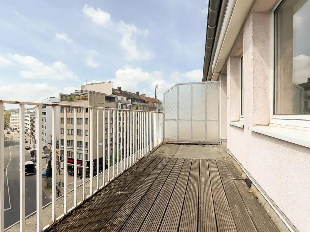 Spacious Apartment with 2 Balconies in Central Location!