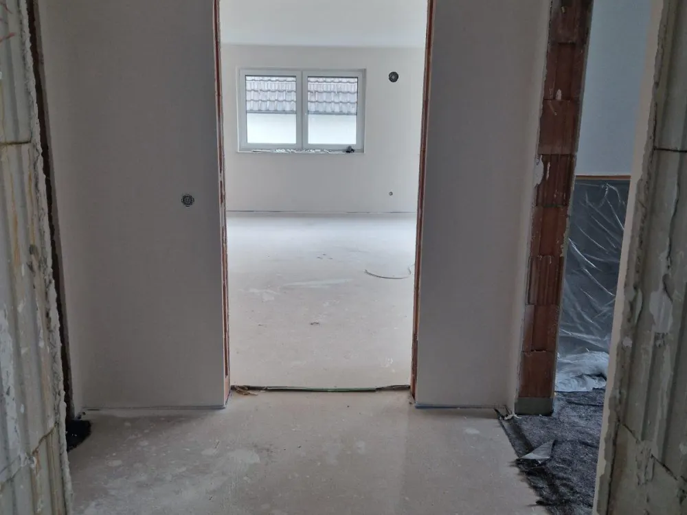 3 rooms, 100 sqm, kitchen, bathroom, guest WC, storage room, terrace/balcony, parking space