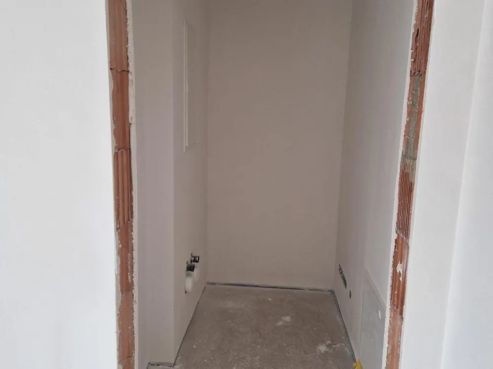 3 rooms, 100 sqm, kitchen, bathroom, guest WC, storage room, terrace/balcony, parking space