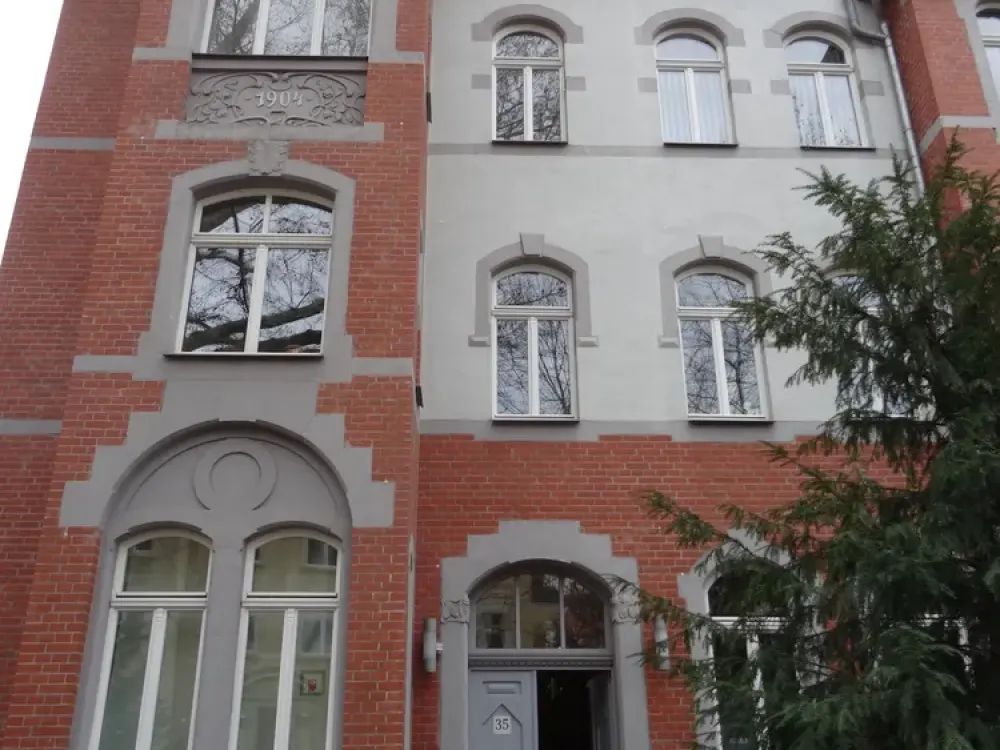 Beautiful 3-Room Apartment with Balcony in Prime Location