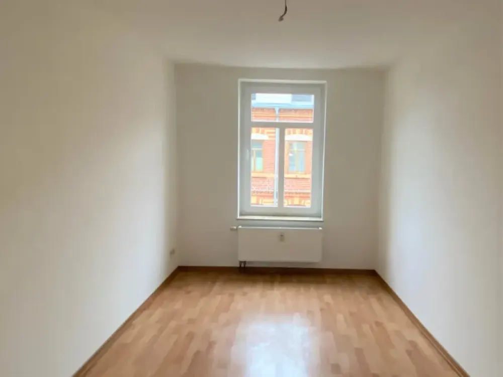 Cozy 2-Room Apartment on the Ground Floor with Kitchen and Bathroom with Shower in a Great Location!! WE 2