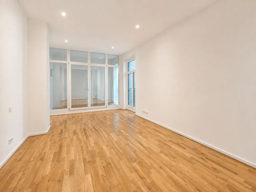 Modernes Loft in City-Lage | Kamin, EBK und Aufzug | Hochwertiges Parkett | Loggia