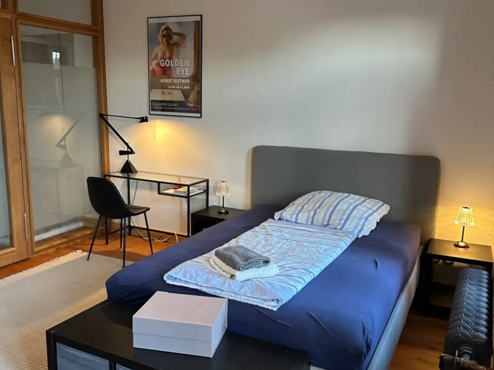Cool Apartment with Private Bath and WC and Shared Kitchen Use