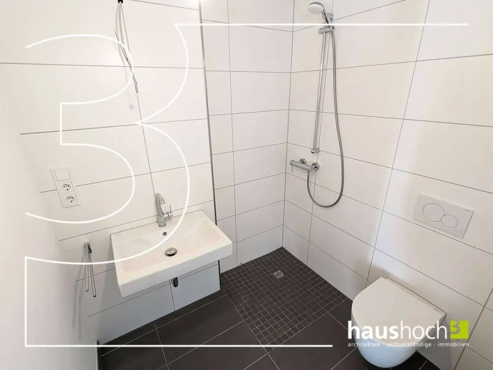 Top Location! Amenities Within Walking Distance
