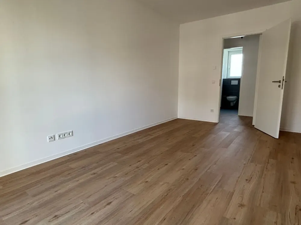 Available Immediately! 3-Room Apartment (Type 27 compact) with Balcony, Guest WC and Private Cellar