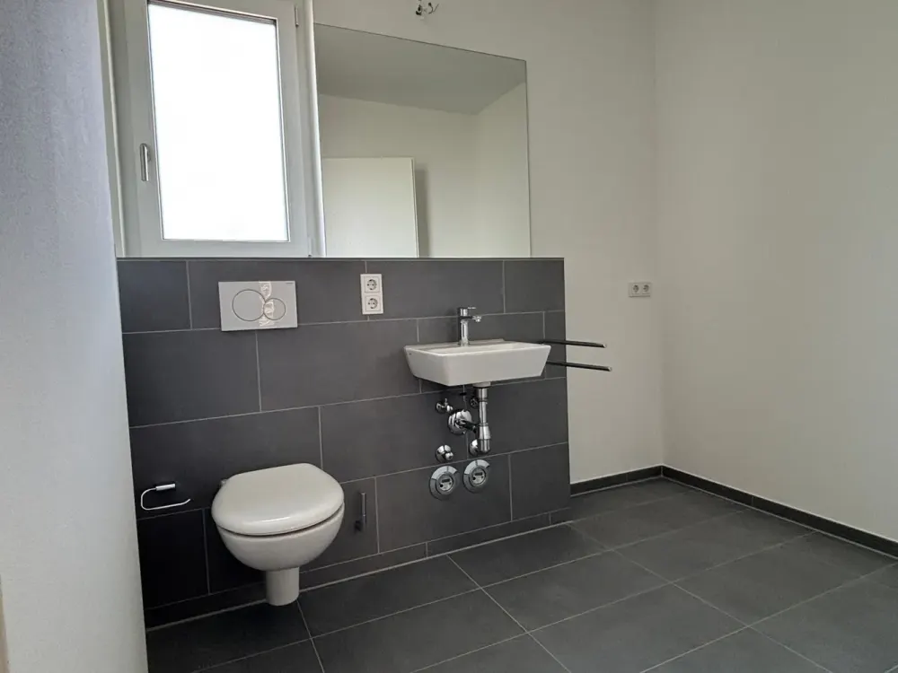Available Immediately! 3-Room Apartment (Type 27 compact) with Balcony, Guest WC and Private Cellar