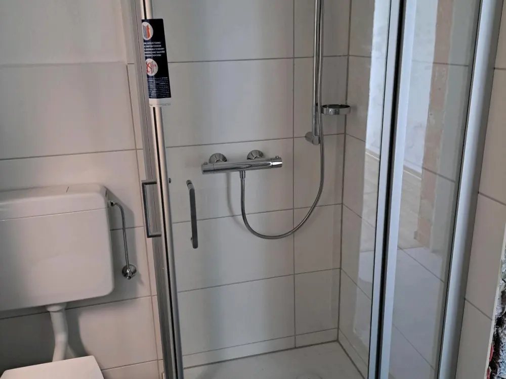 Apartment 3 Rooms Kitchen Bathroom Completely Newly Renovated