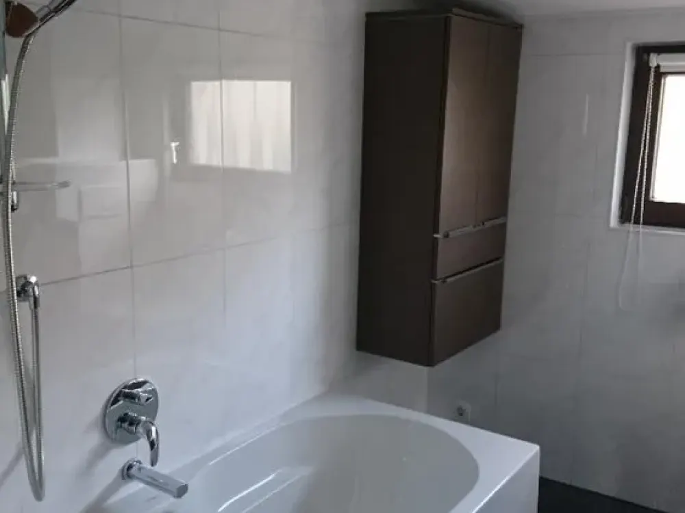 Möblierte 2-Zimmer-DG-Wohnung mit Balkon in Stuttgart-Kaltental