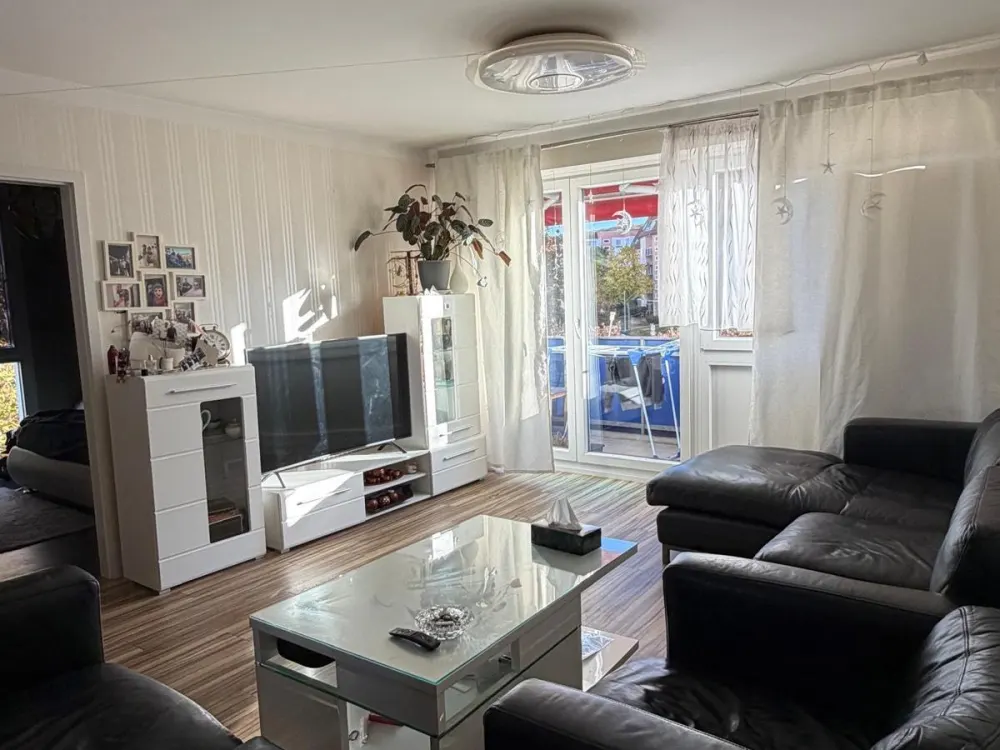 Beautiful 4-Room Apartment Near Catholic Hospital