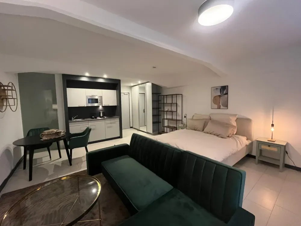 Stylish Studio with Gym | Directly at the University Hospital