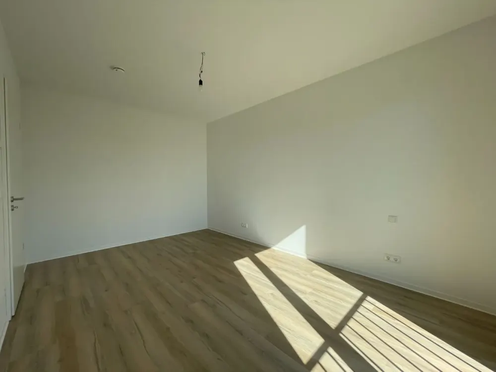 Stylish 2-Room New-Build Apartment with Shower and Loggia in Zentrum-Ost | Optional with Fitted Kitchen