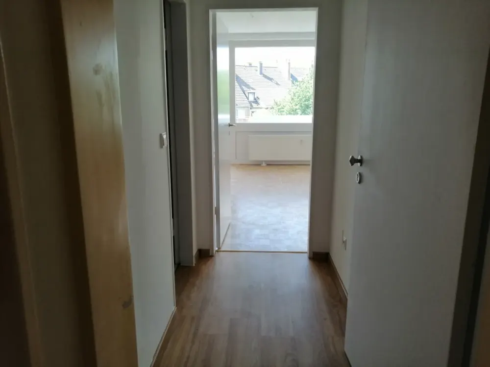 Living with Ehrenfeld: Compact Apartment for Single Household