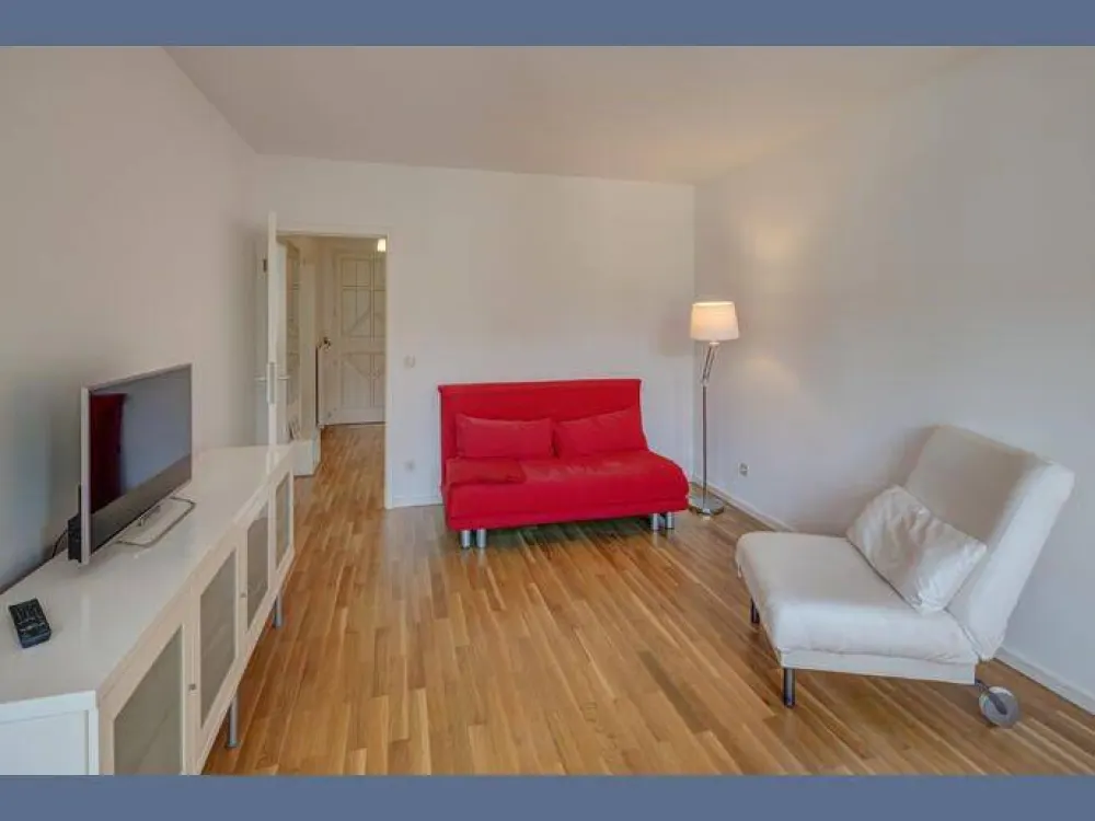 Furnished: Bright 2-Room Apartment in M-Thalkirchen