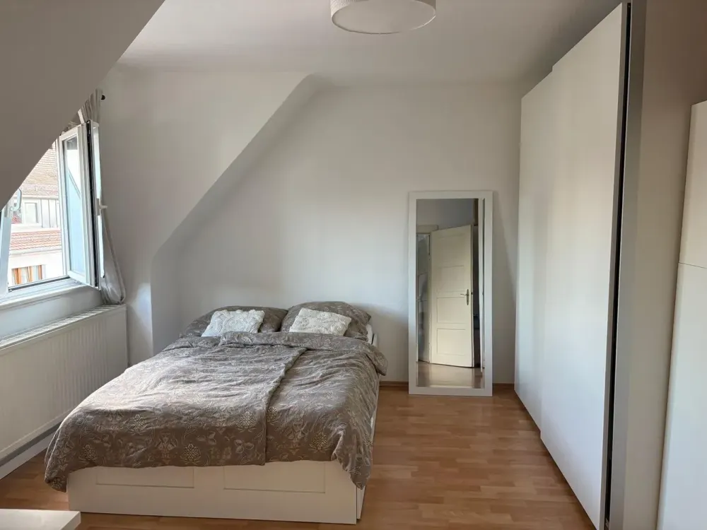 Private: 2-Room Attic Apartment in Stuttgart-Degerloch