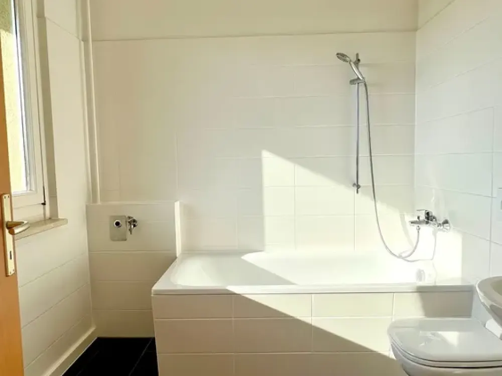 Modern Living Dream with 2 Bathrooms and Open Kitchen - Perfect as a Shared Flat!