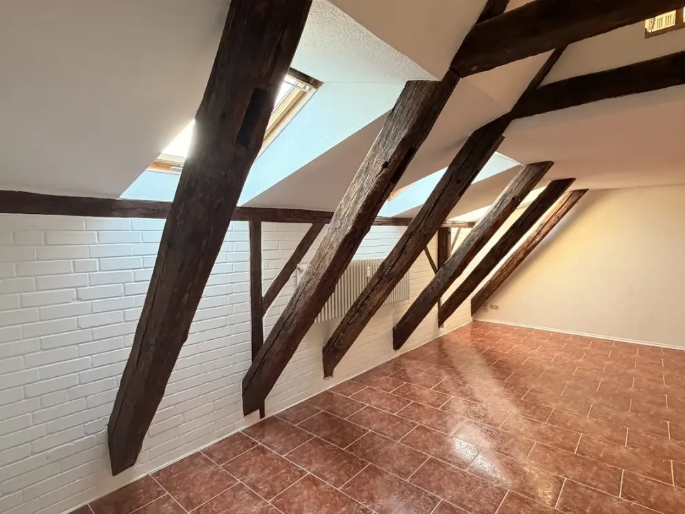 Living with Character - Unique 110 m² Maisonette Apartment in Altschmiedestraße