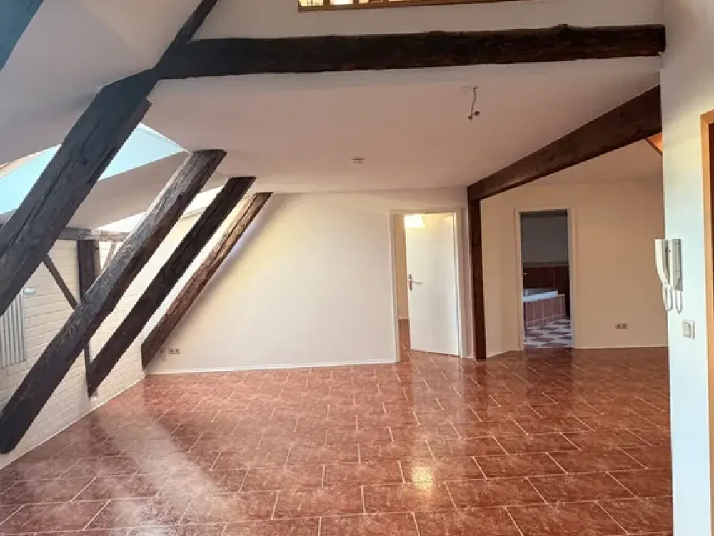 Living with Character - Unique 110 m² Maisonette Apartment in Altschmiedestraße