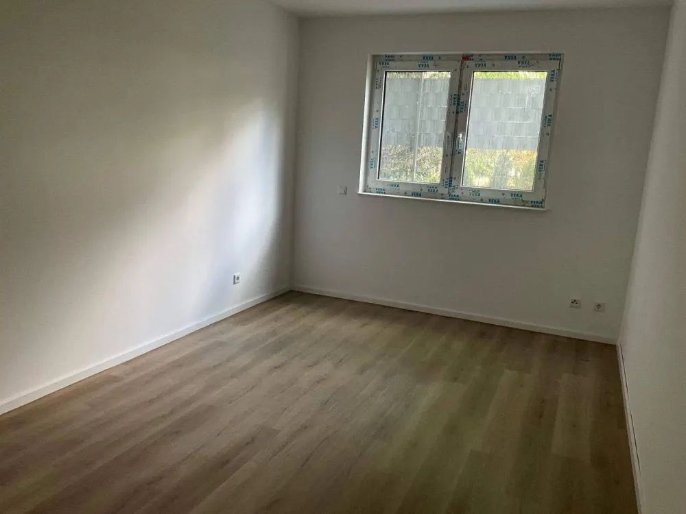 2 ZKB Neubauwohnung im 1.OG für Einzelperson oder Paar / keine WG