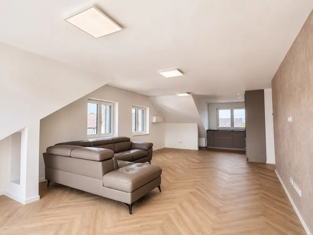 Modernized Apartment with Winter Garden, Fitted Kitchen and State-of-the-Art Technology in Böblingen-Dagersheim