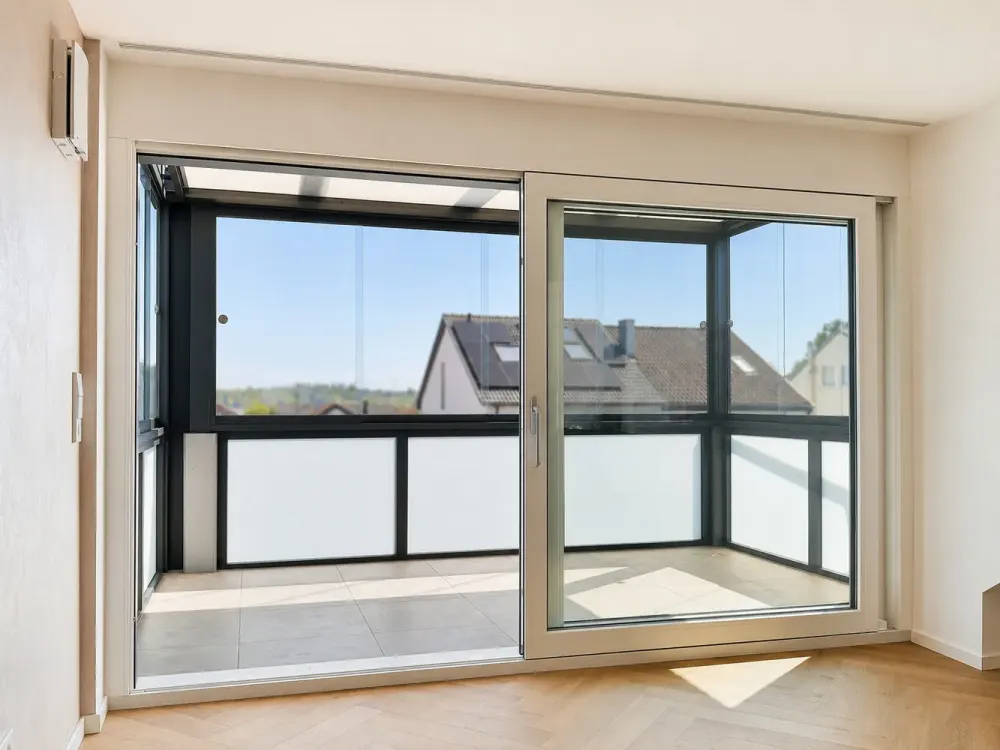 Modernized Apartment with Winter Garden, Fitted Kitchen and State-of-the-Art Technology in Böblingen-Dagersheim