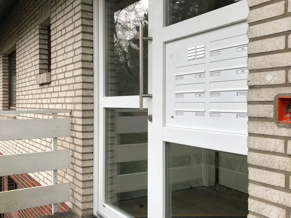 Beautiful, Central Living in Niendorf in a 2-Room Apartment in a Multi-Family House